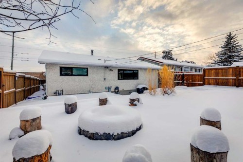1240 Mapleglade Crescent Se, Calgary, AB - Outdoor