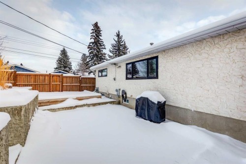 1240 Mapleglade Crescent Se, Calgary, AB - Outdoor