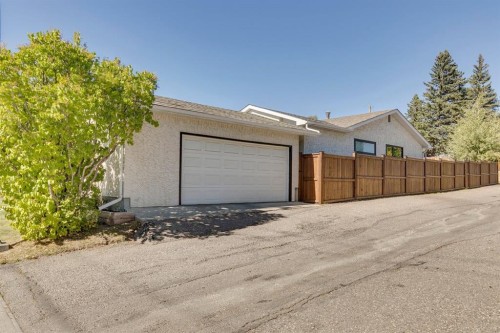 1240 Mapleglade Crescent Se, Calgary, AB - Outdoor
