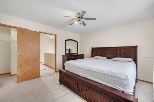 137 Martinpark Way Ne, Calgary, AB - Indoor Photo Showing Bedroom