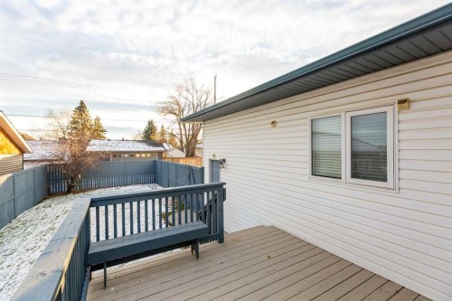 1105 Hammond Avenue, Crossfield, AB - Outdoor With Exterior