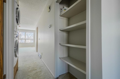 4351 38 Street Ne, Calgary, AB - Indoor