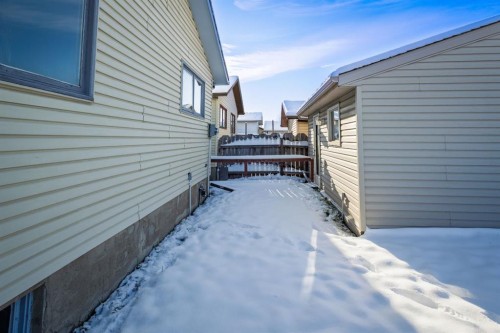 4351 38 Street Ne, Calgary, AB - Outdoor With Exterior