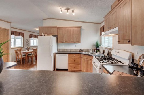 6-6724 17 Avenue Se, Calgary, AB 