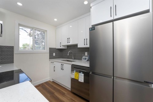 140 Whitworth Way Ne, Calgary, AB - Indoor Photo Showing Kitchen