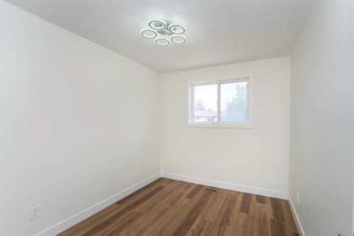 140 Whitworth Way Ne, Calgary, AB - Indoor Photo Showing Other Room