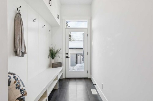 2835 42 Street Sw, Calgary, AB - Indoor Photo Showing Other Room