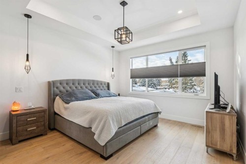 2835 42 Street Sw, Calgary, AB - Indoor Photo Showing Bedroom