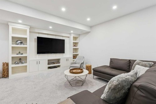 2835 42 Street Sw, Calgary, AB - Indoor