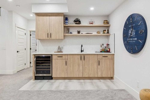 2835 42 Street Sw, Calgary, AB - Indoor Photo Showing Other Room