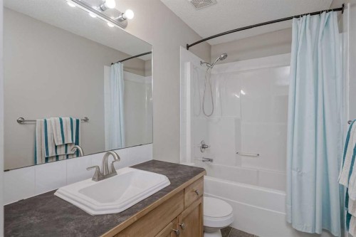 212 Cove Court, Chestermere, AB - Indoor Photo Showing Bathroom