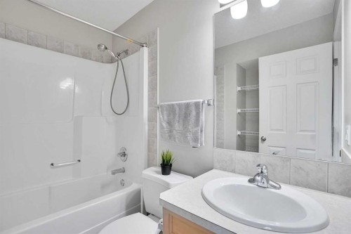 34 Skyview Springs Rise Ne, Calgary, AB - Indoor Photo Showing Bathroom