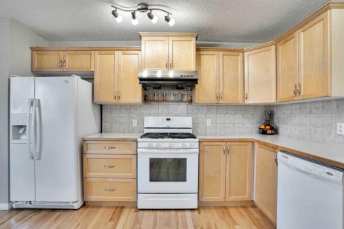 34 Skyview Springs Rise Ne, Calgary, AB - Indoor Photo Showing Kitchen