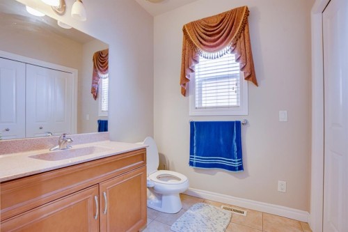 77 Saddleland Drive Ne, Calgary, AB - Indoor Photo Showing Bathroom