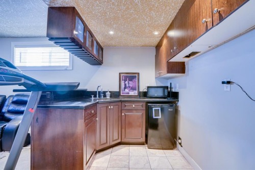 77 Saddleland Drive Ne, Calgary, AB - Indoor