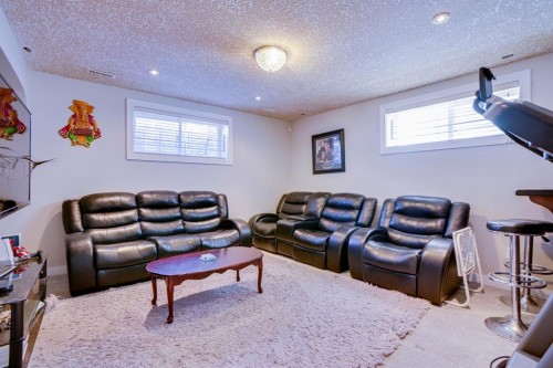 77 Saddleland Drive Ne, Calgary, AB - Indoor