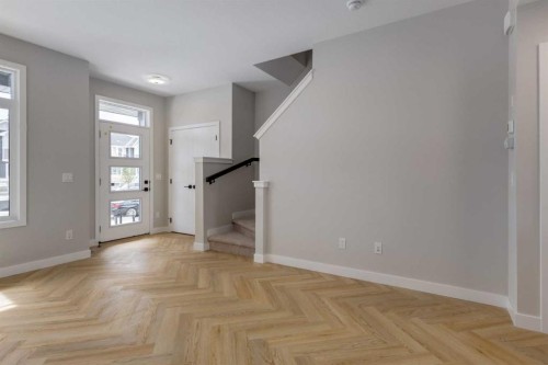7153 Rangeview Avenue Se, Calgary, AB - Indoor Photo Showing Other Room