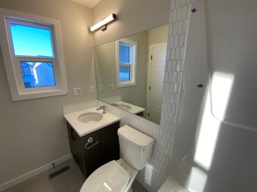 341 Ellen Park, Crossfield, AB - Indoor Photo Showing Bathroom