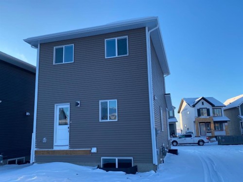 341 Ellen Park, Crossfield, AB - Outdoor