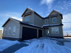 40 Fieldstone Close  Balzac, AB T4B 5T7