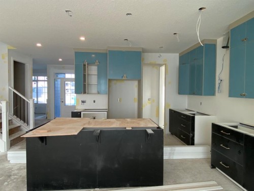 40 Fieldstone Close, Balzac, AB - Indoor Photo Showing Kitchen