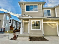 17 Bridleridge Manor SW Calgary, AB T2Y 0A8