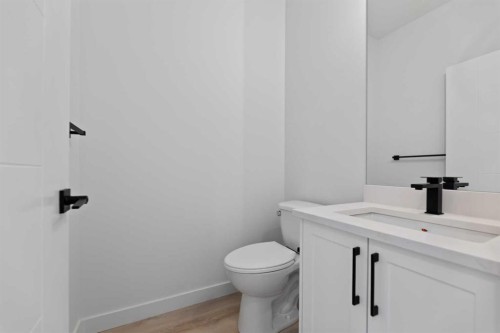 9 Mcclung Gate, Carstairs, AB - Indoor Photo Showing Bathroom