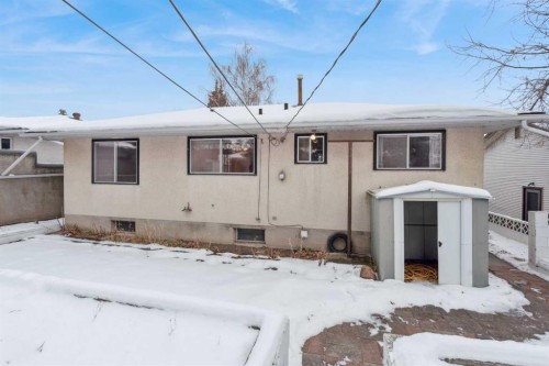 427 Tache Avenue Nw, Calgary, AB - Outdoor