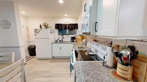 5092 51 Avenue, Stavely, AB - Indoor Photo Showing Other Room