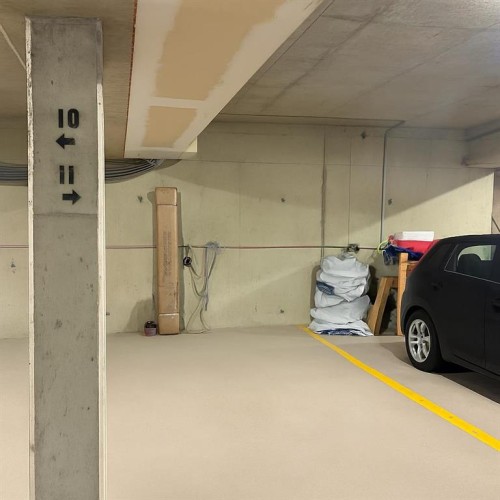 1541 11 Street Sw, Calgary, AB - Indoor Photo Showing Garage