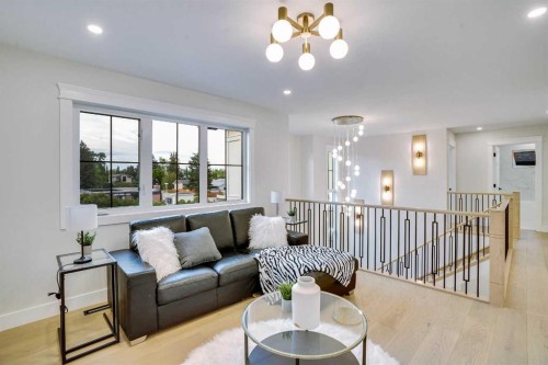 27 Langton Drive Sw, Calgary, AB - Indoor Photo Showing Living Room