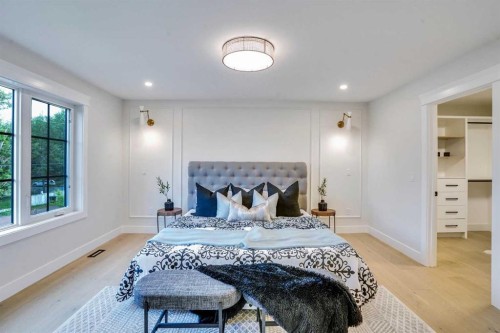 27 Langton Drive Sw, Calgary, AB - Indoor Photo Showing Bedroom