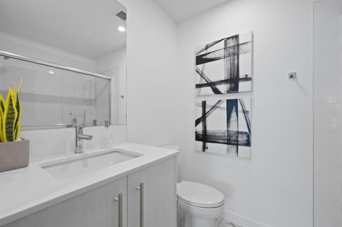 4417-6 Merganser Drive West, Chestermere, AB - Indoor Photo Showing Bathroom