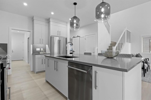 50 Westland Park Sw, Calgary, AB - Indoor Photo Showing Kitchen With Upgraded Kitchen