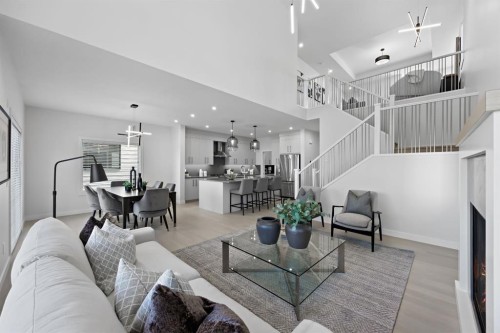 50 Westland Park Sw, Calgary, AB - Indoor Photo Showing Living Room