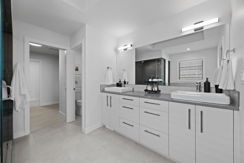 50 Westland Park Sw, Calgary, AB - Indoor Photo Showing Bathroom