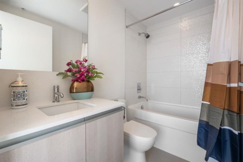 2002-1188 3 Street Se, Calgary, AB - Indoor Photo Showing Bathroom