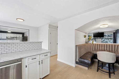 16 Cedarwood Rise Sw, Calgary, AB - Indoor
