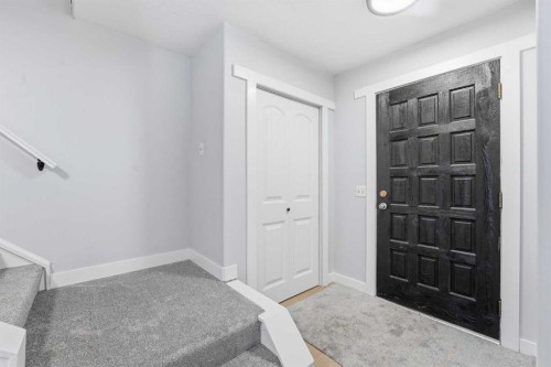16 Cedarwood Rise Sw, Calgary, AB - Indoor