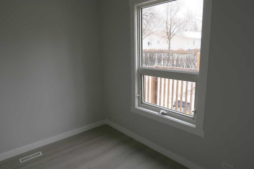 111 6 Avenue Se, Three Hills, AB - Indoor Photo Showing Other Room