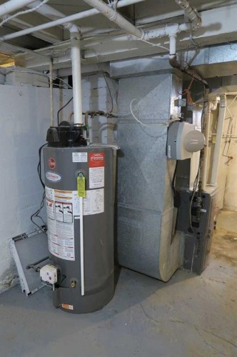 111 6 Avenue Se, Three Hills, AB - Indoor Photo Showing Basement