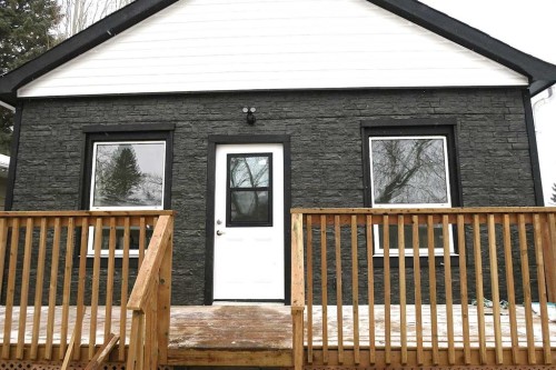 111 6 Avenue Se, Three Hills, AB - Outdoor With Deck Patio Veranda With Exterior