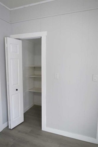 111 6 Avenue Se, Three Hills, AB - Indoor Photo Showing Other Room