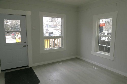 111 6 Avenue Se, Three Hills, AB - Indoor Photo Showing Other Room