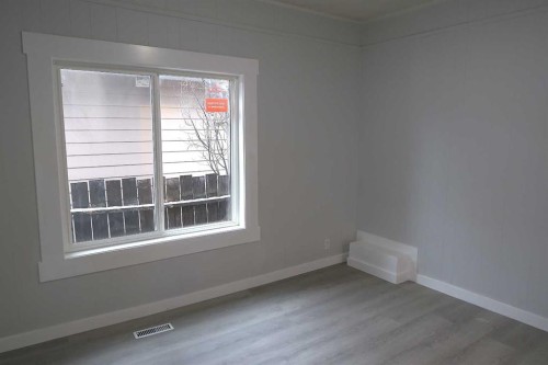 111 6 Avenue Se, Three Hills, AB - Indoor Photo Showing Other Room