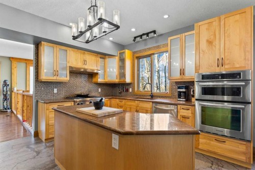 80 Cochrane Lake Trail, Cochrane Lake, AB - Indoor Photo Showing Kitchen