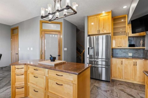 80 Cochrane Lake Trail, Cochrane Lake, AB - Indoor Photo Showing Kitchen