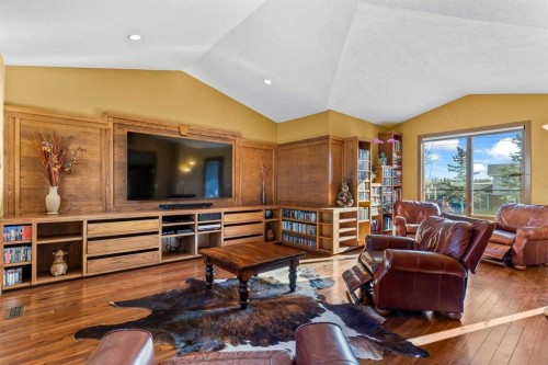 80 Cochrane Lake Trail, Cochrane Lake, AB - Indoor Photo Showing Living Room