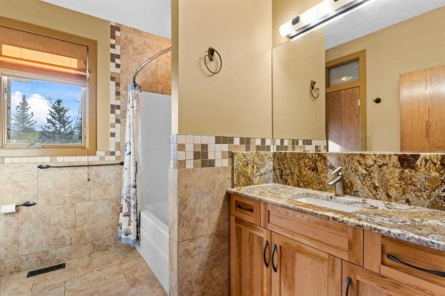 80 Cochrane Lake Trail, Cochrane Lake, AB - Indoor Photo Showing Bathroom