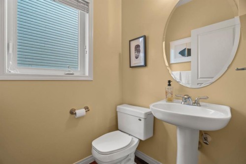 153 Crestridge Way Sw, Calgary, AB - Indoor Photo Showing Bathroom